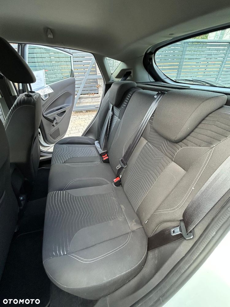 Ford Fiesta - 10