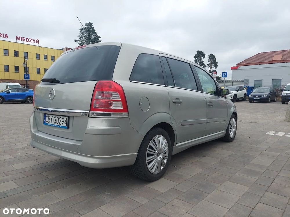 Opel Zafira 1.9 CDTI Cosmo - 3