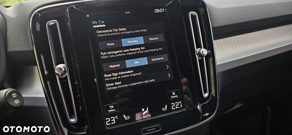 Volvo XC 40 T3 Momentum Pro - 38