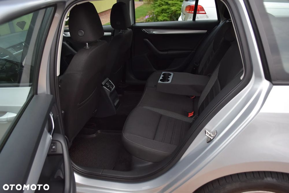 Skoda Octavia 2.0 TSI Clever DSG - 16