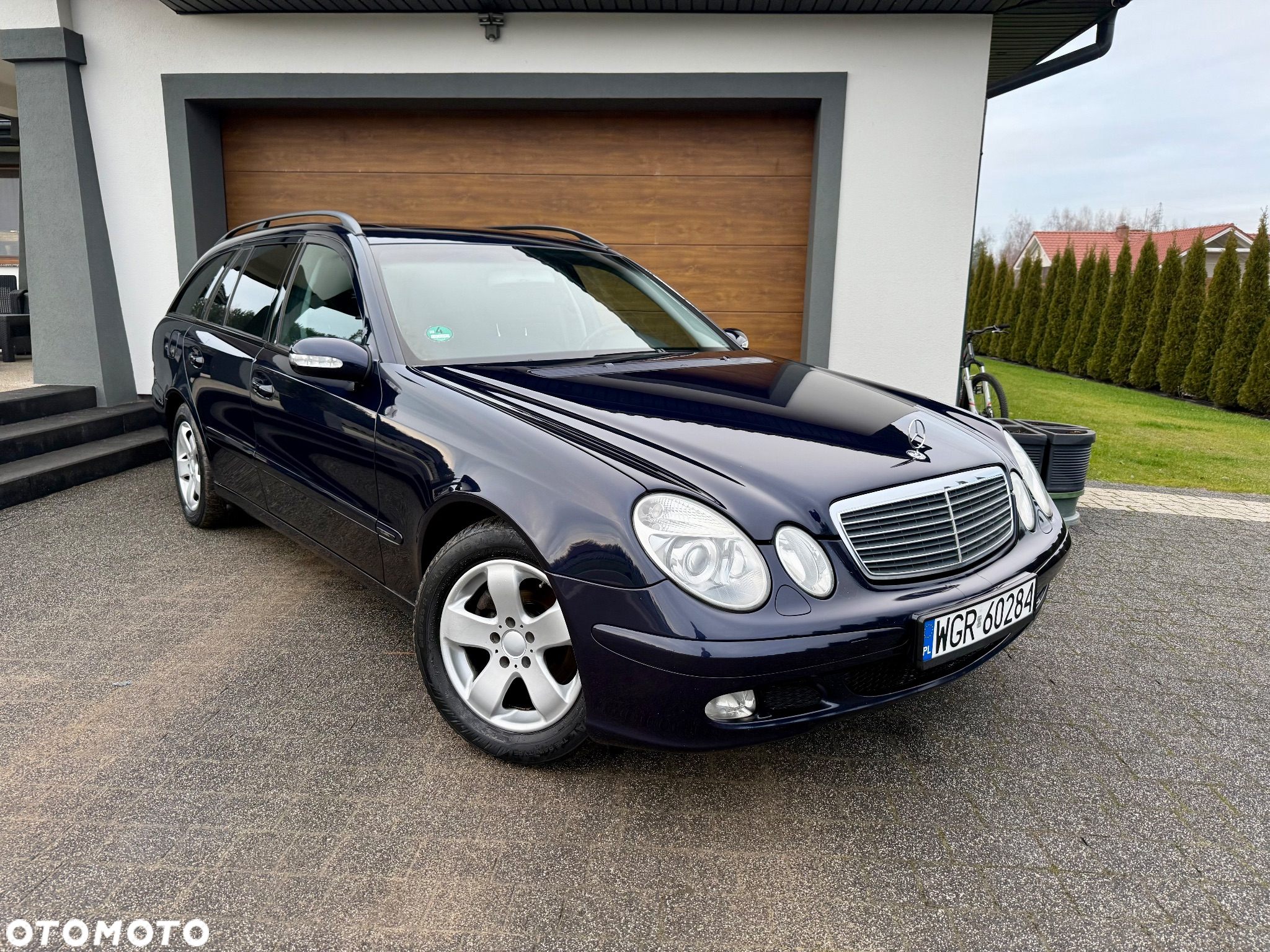 Mercedes-Benz Klasa E 240 T Classic - 8