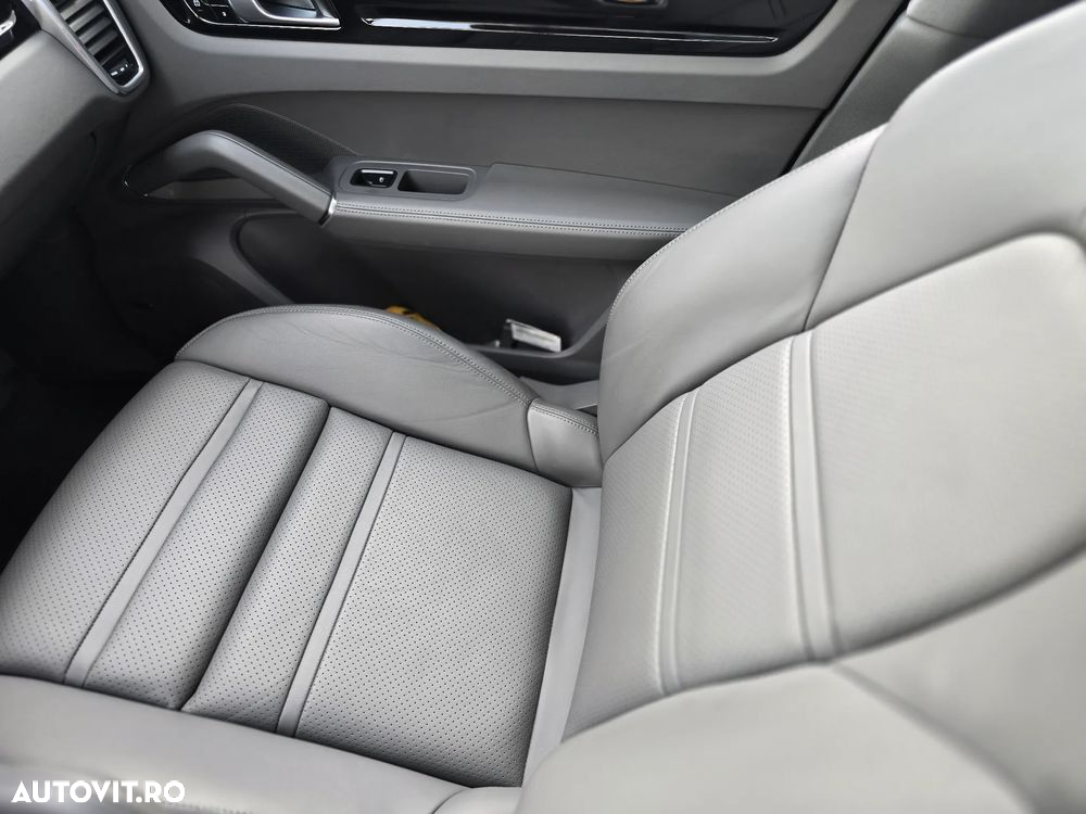 Porsche Cayenne E-Hybrid Tiptronic S - 25