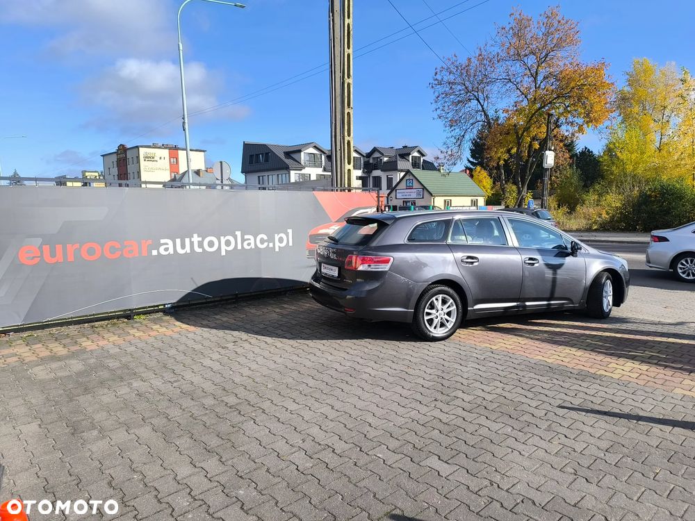 Toyota Avensis 2011 photo 3