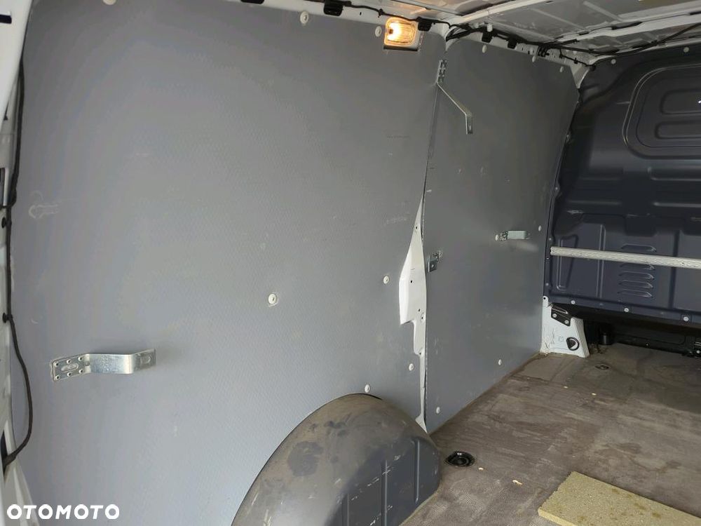 Mercedes-Benz VITO - 18