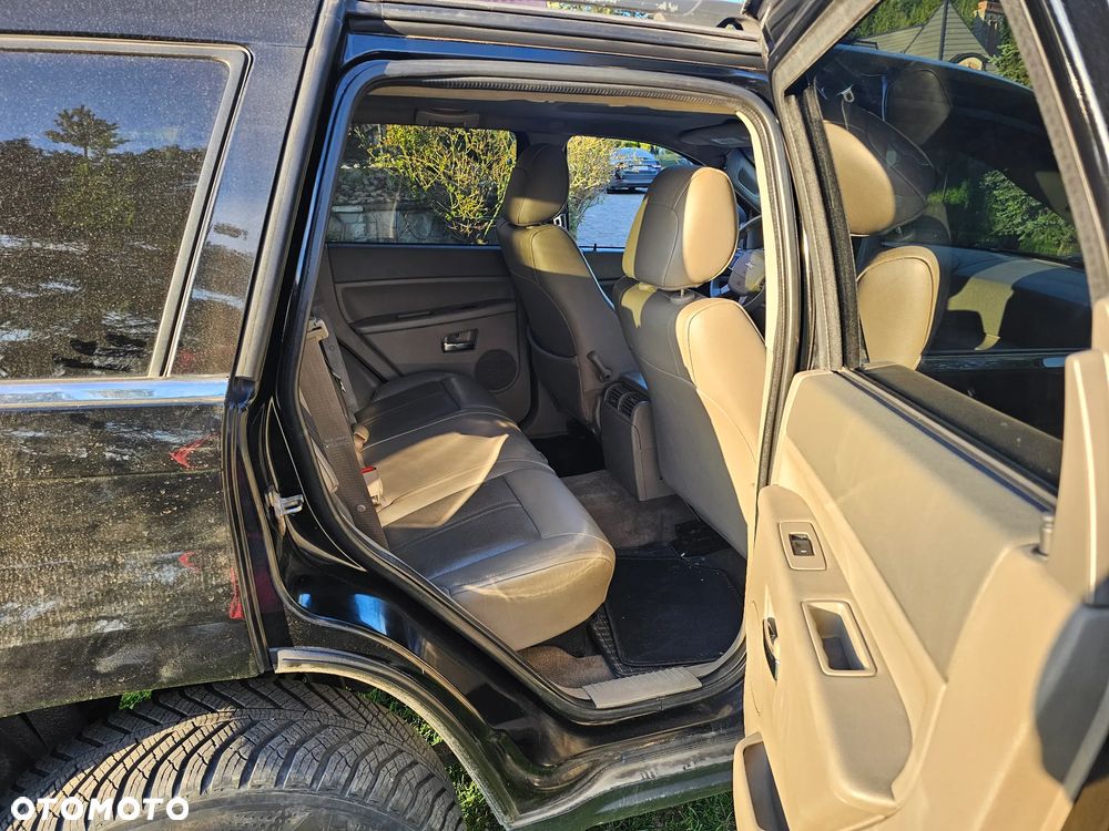 Jeep Grand Cherokee - 11
