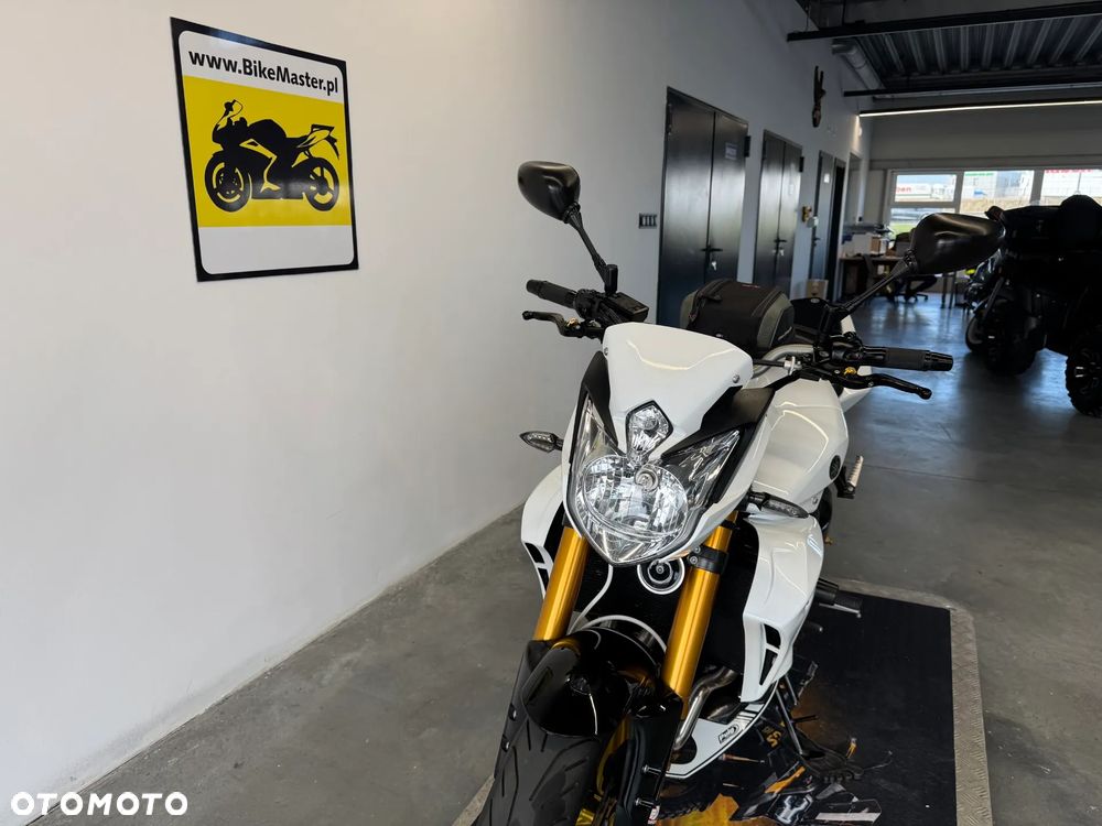 Yamaha FZ8 - 32