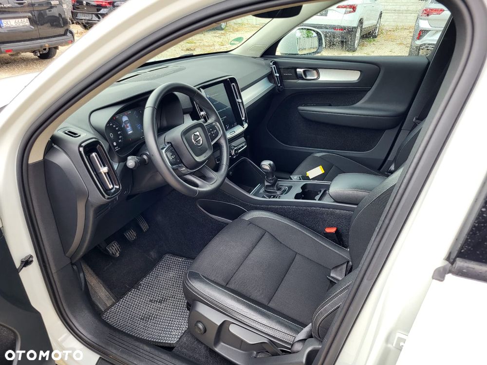 Volvo XC 40 D3 SCR Momentum - 28