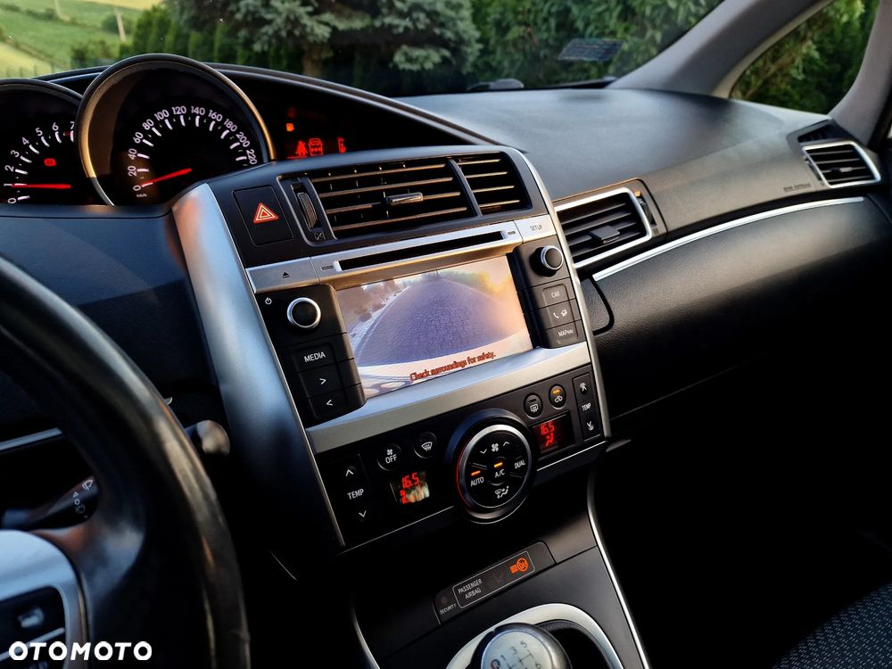 Toyota Verso 1.6 Premium - 24