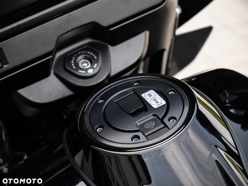 Harley-Davidson Touring Street Glide - 21