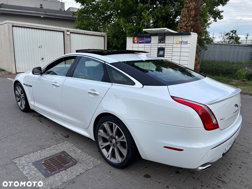 Jaguar XJ 3.0 T AWD R-Sport - 12