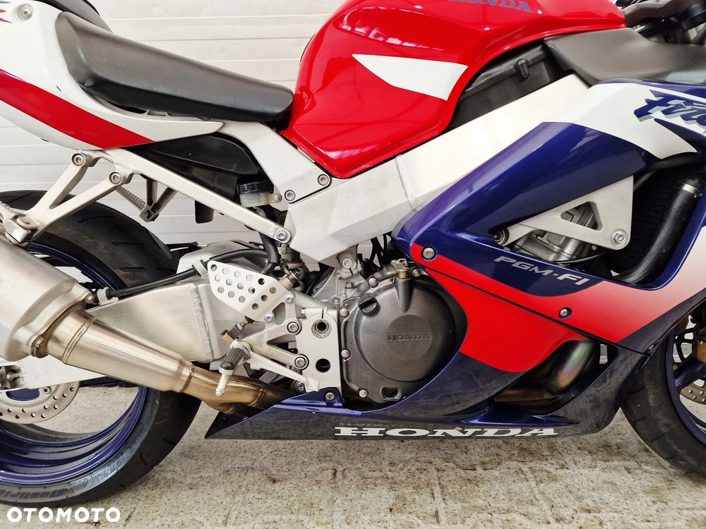 Honda CBR - 23