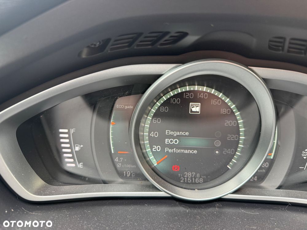 Volvo V40 D2 RDesign - 15