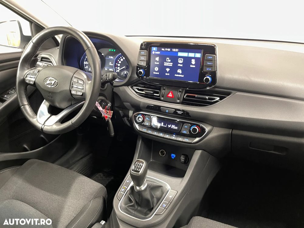 Hyundai i30 1.5 110CP M/T Highway - 8