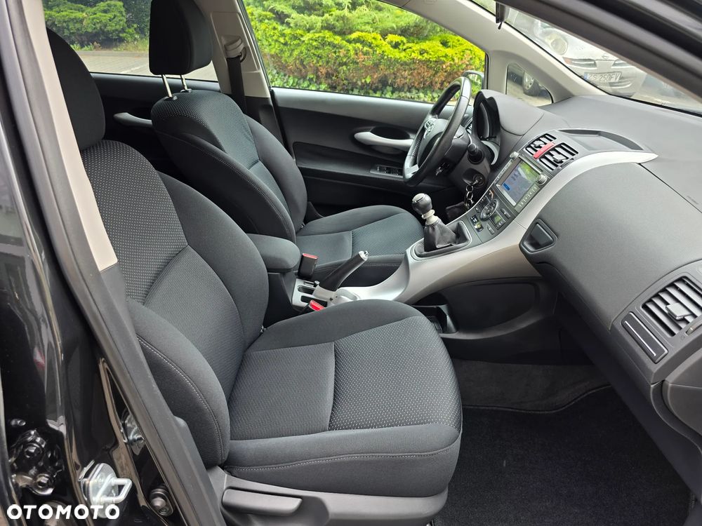 Toyota Auris 1.33 Dual-VVT-i Design Edition - 25