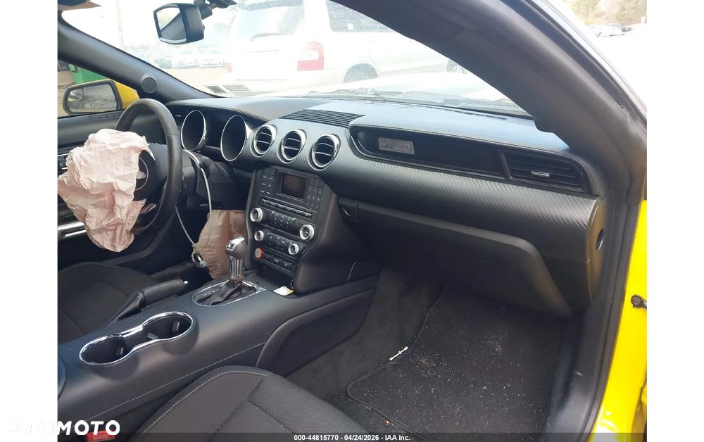 Ford Mustang - 7