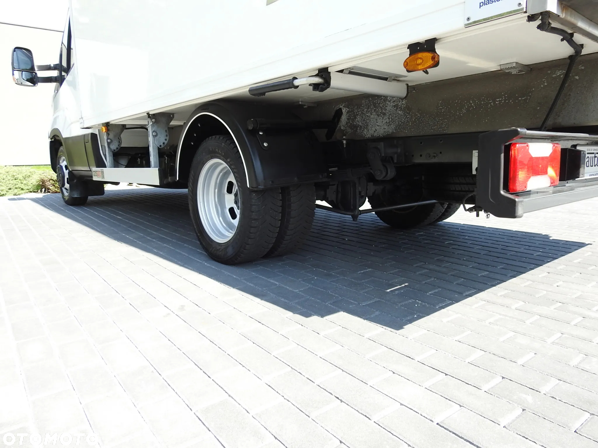 Iveco DAILY 50C15 CHŁODNIA KONTENER -5*C ZASILANIE 230V KLIMATYZACJA BLIŹNIACZE KOŁA 150KM [ 279041 ] - 19