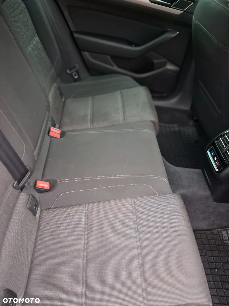 Volkswagen Passat 2.0 TDI (BlueMotion Technology) DSG Highline - 17