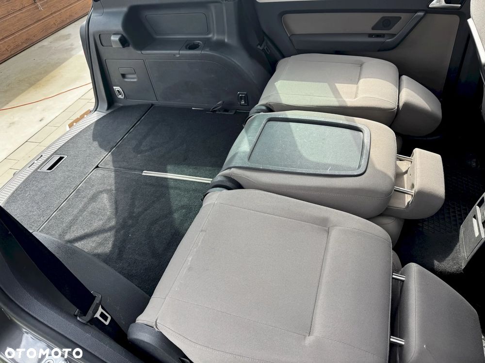 Volkswagen Touran 2.0 TDI DPF Highline - 30