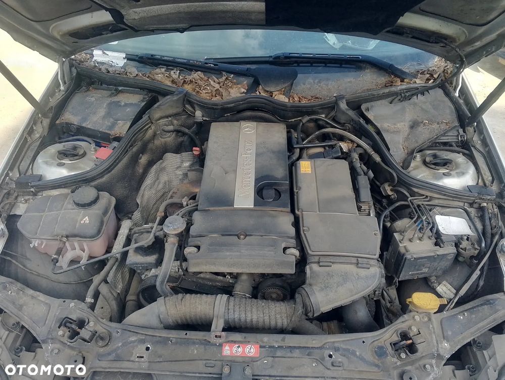 Mercedes W203 coupe 1.8 271946 silnik skrzynia napęd sanki belka wahacz wahacze zacisk zaciski zwrotnica piasta kopyto
