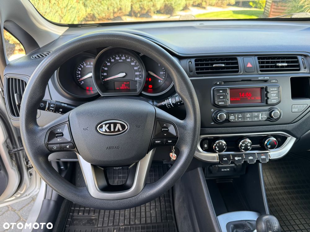 Kia Rio - 16