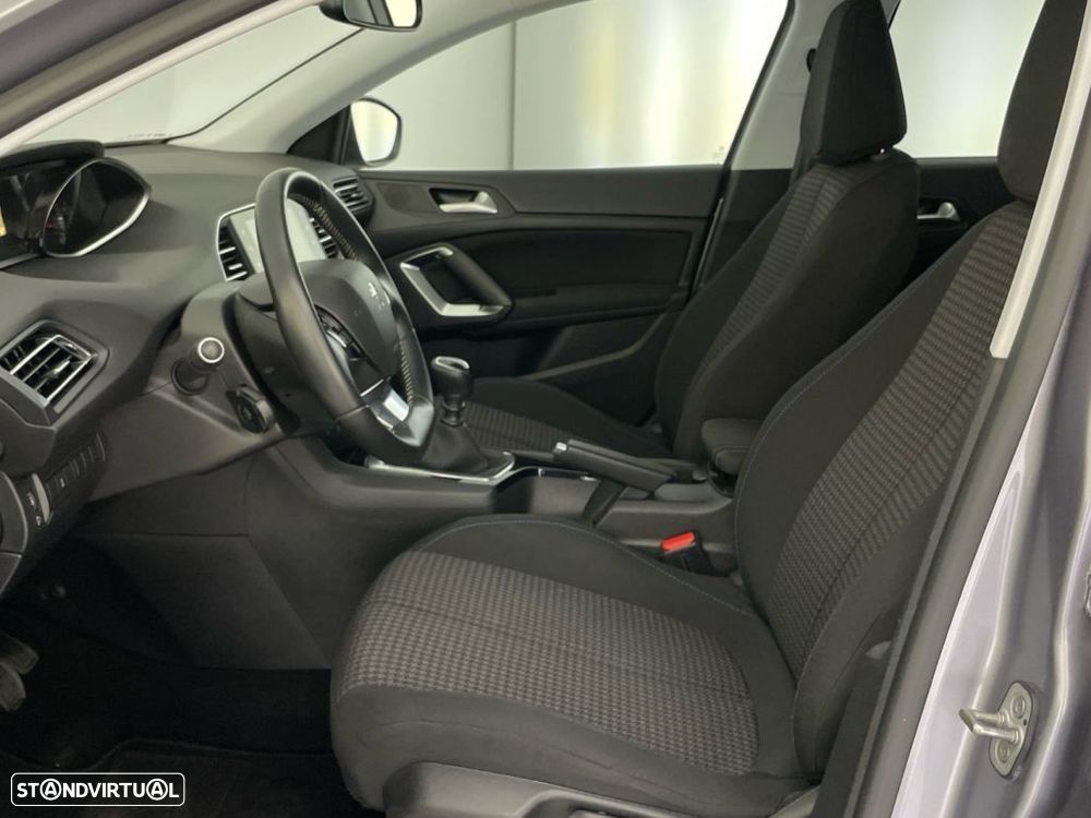 Peugeot 308 1.2 PureTech Style — fotografia 11