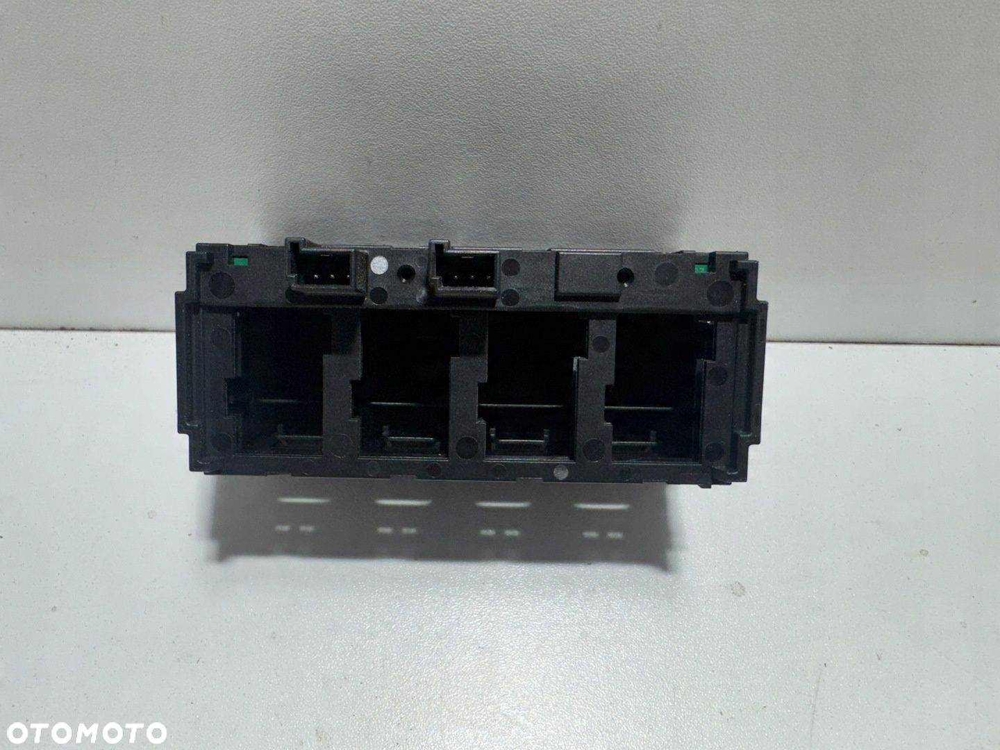 Zaślepka Panelu Przełącznik Mercedes Actros MP 4 Antos Arocs Atego - 2