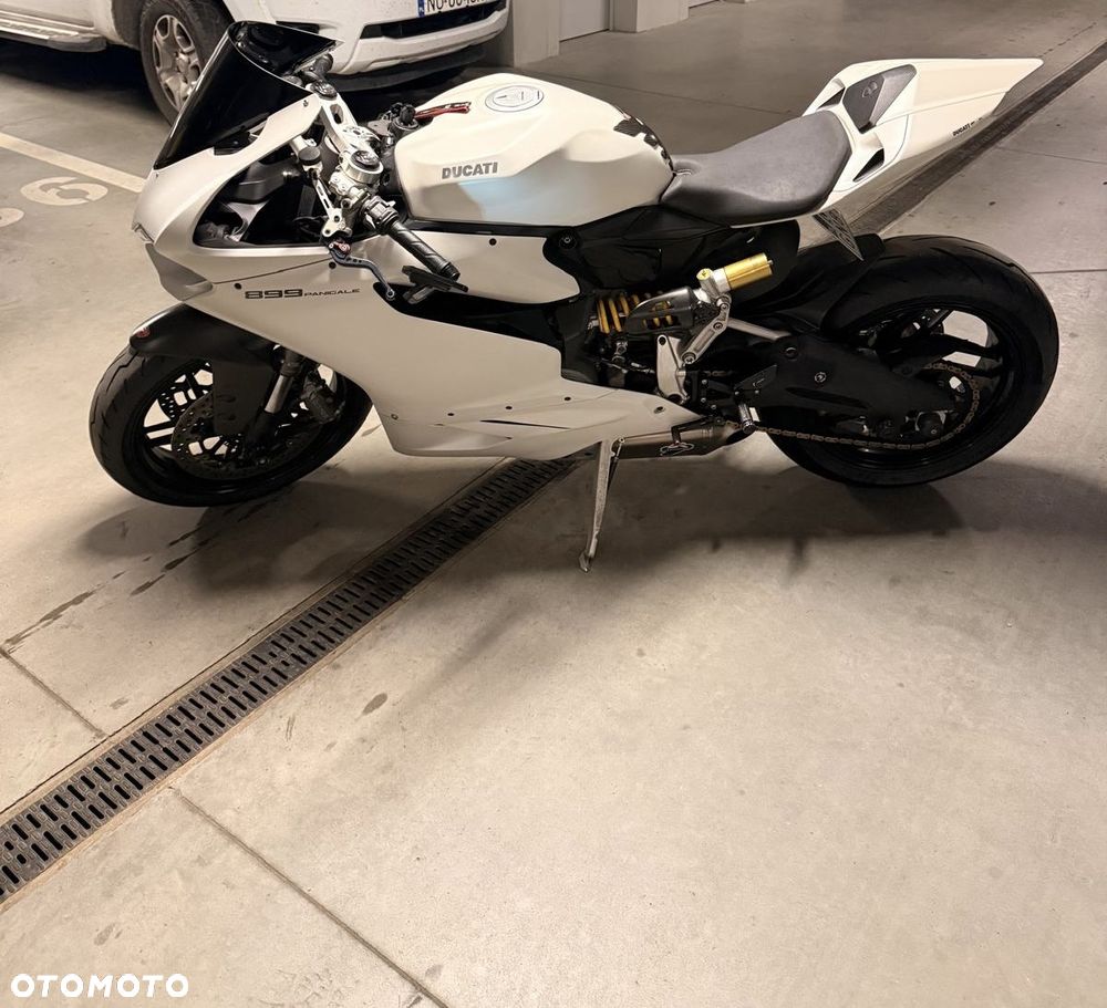 Ducati Panigale 899 - 2