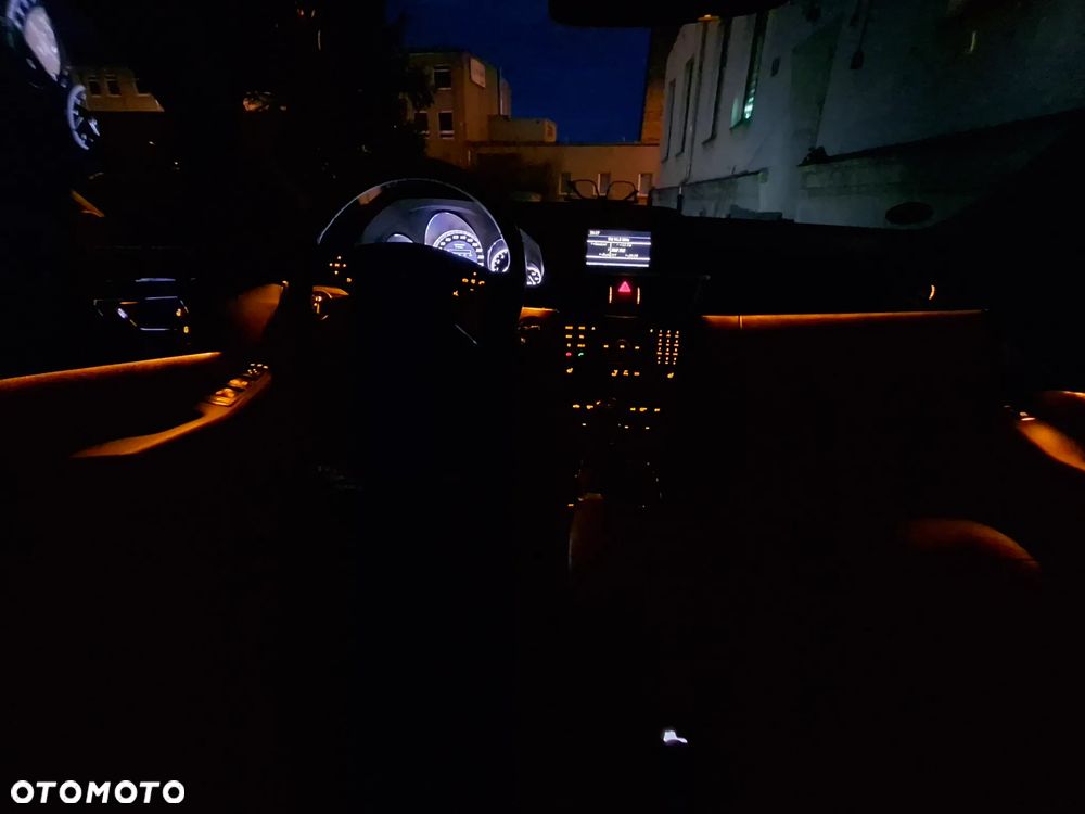 Mercedes-Benz Klasa E 200 CGI BlueEFFICIENCY Avantgarde - 10