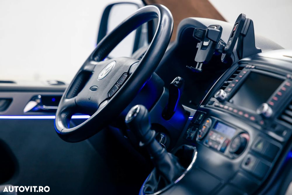 Volkswagen Multivan - 19