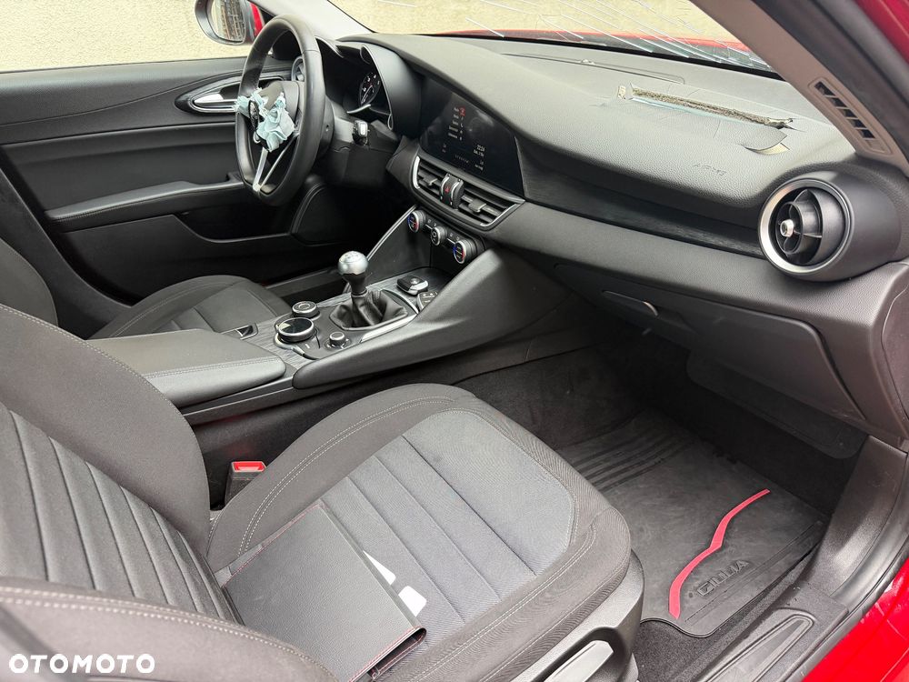 Alfa Romeo Giulia 2.2 - 29