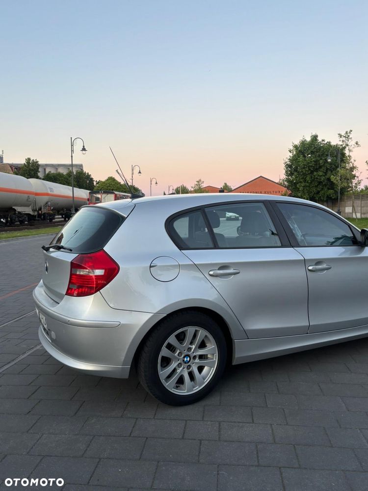 BMW Seria 1 2010 photo 3