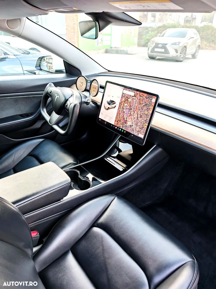 Tesla Model 3 - 24