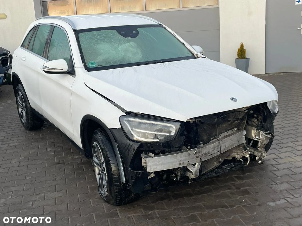 Mercedes-Benz GLC 220 d 4Matic 9G-TRONIC Exclusive - 3