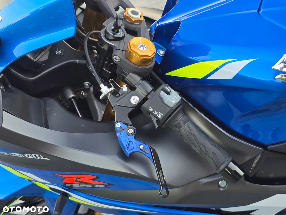 Suzuki GSX-R - 24