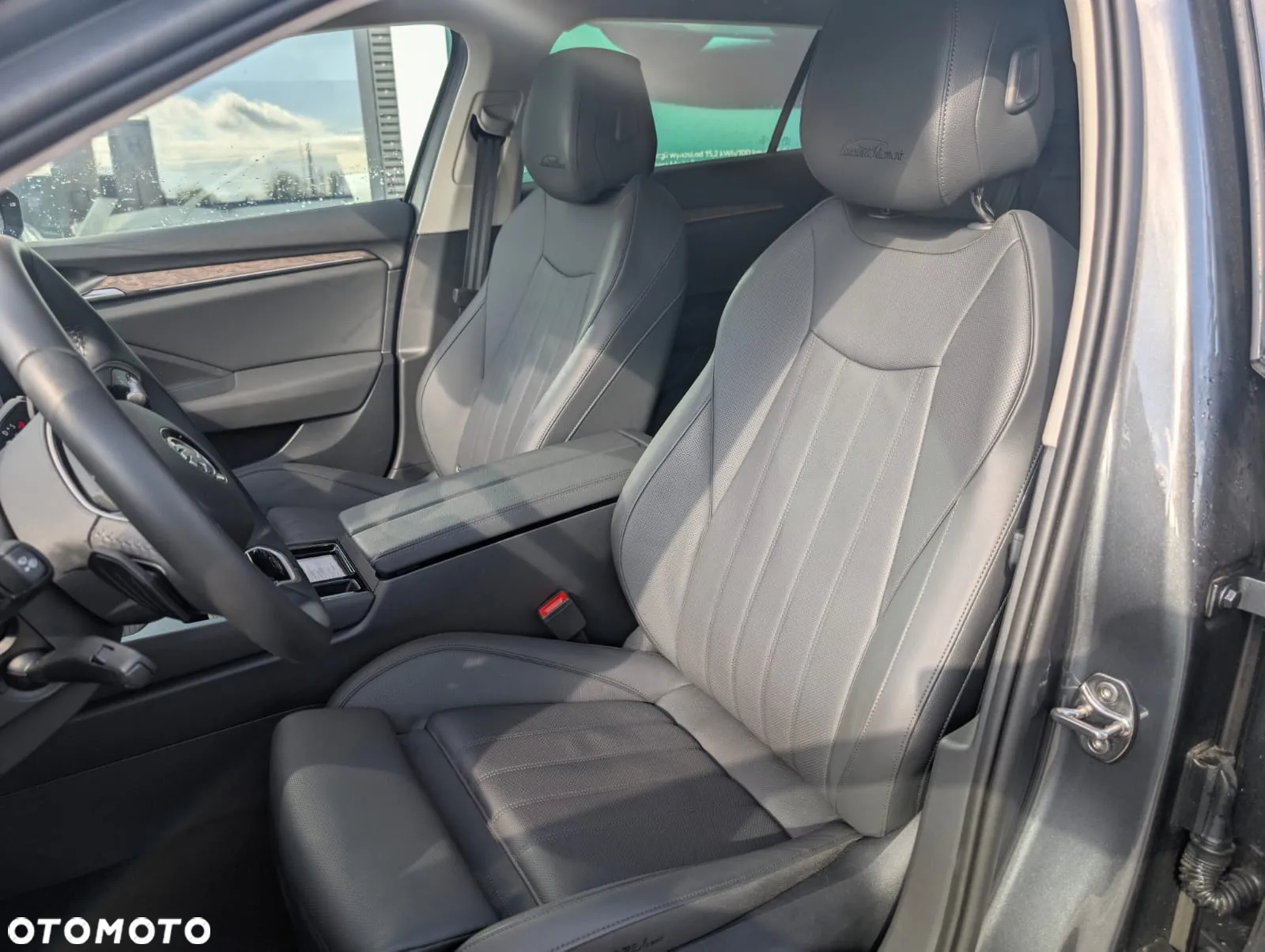 Skoda Superb 2.0 TDI SCR 4x4 L&K DSG - 4