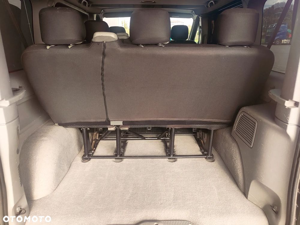 Renault Trafic 2.0 dCi 115 FAP Passenger Black Edition - 20