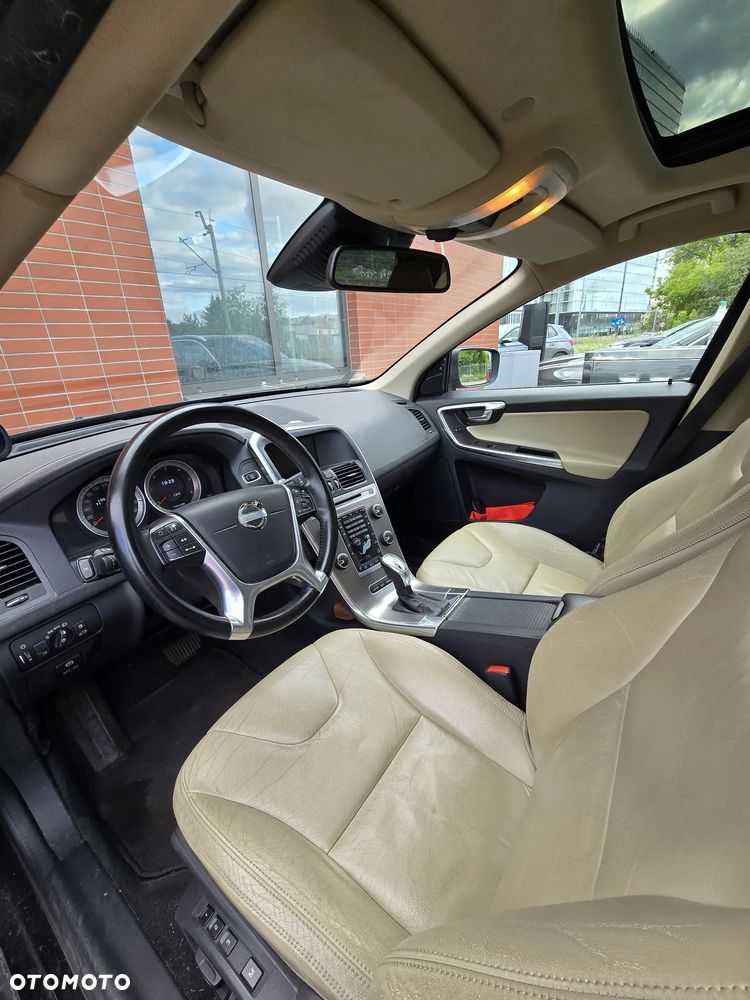 Volvo XC 60 D5 AWD Summum - 8