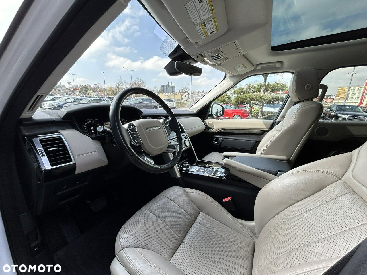 Land Rover Discovery V 3.0 Si6 HSE Luxury - 13