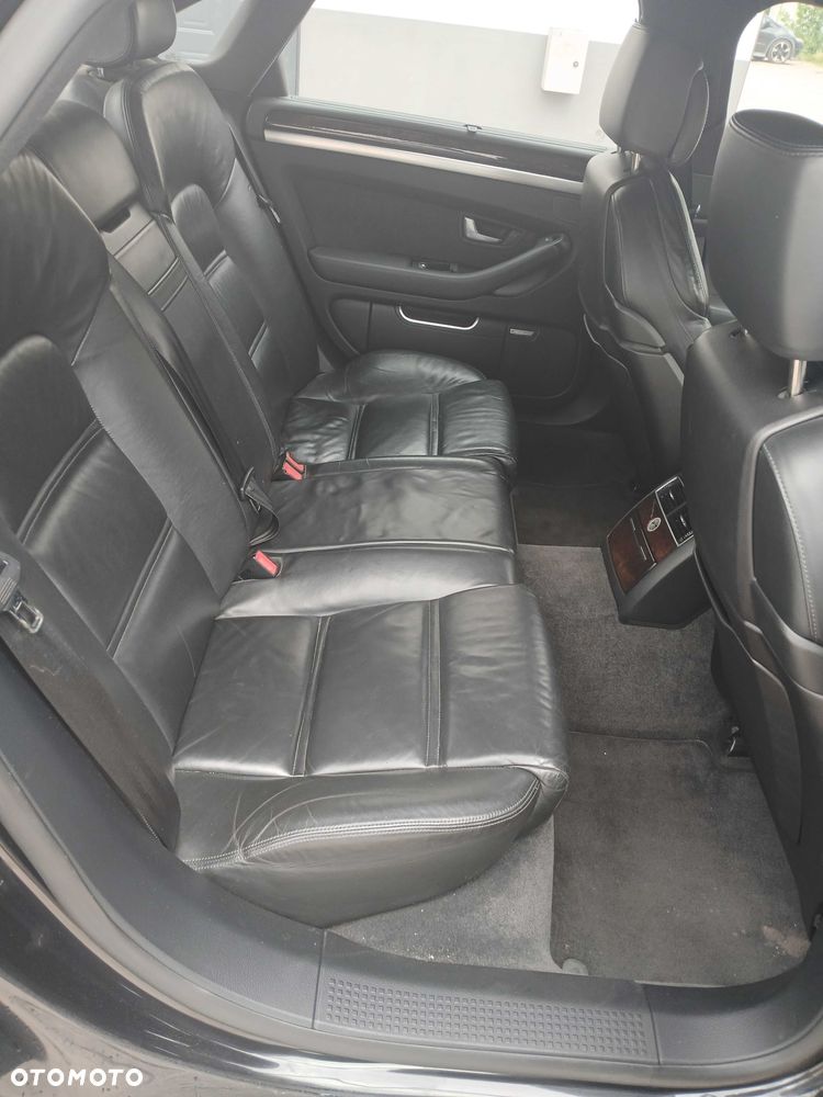 Audi A8 - 8