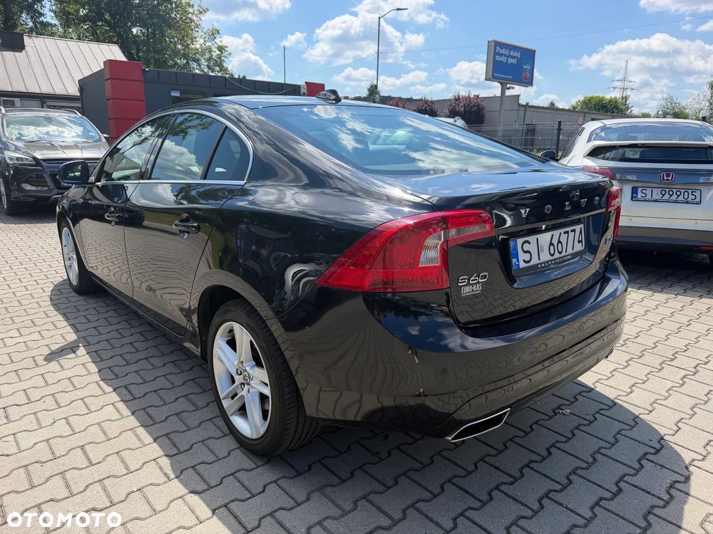 Volvo S60 D4 Drive-E Momentum - 3