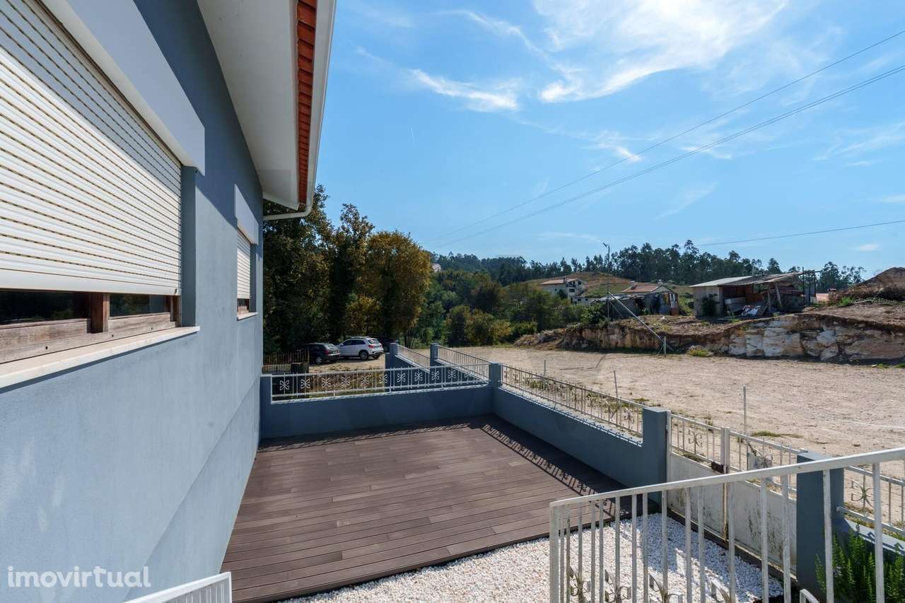 Moradia T4 em UL – Oliveira de Azeméis! - Grande imagem: 4/45