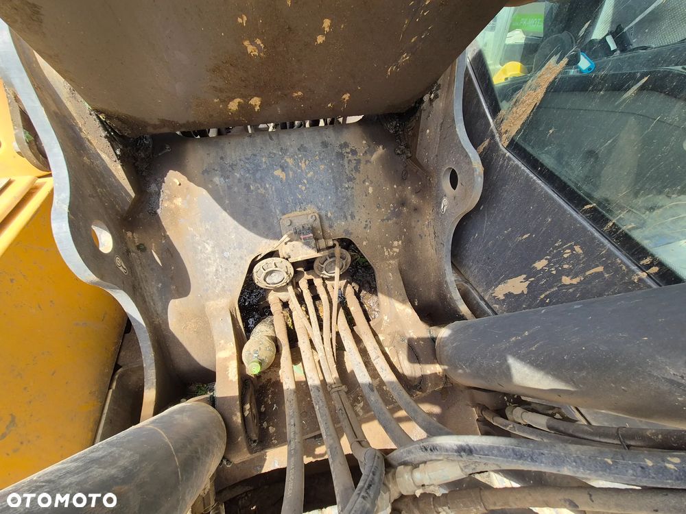 Volvo EC 240 C N L - 19