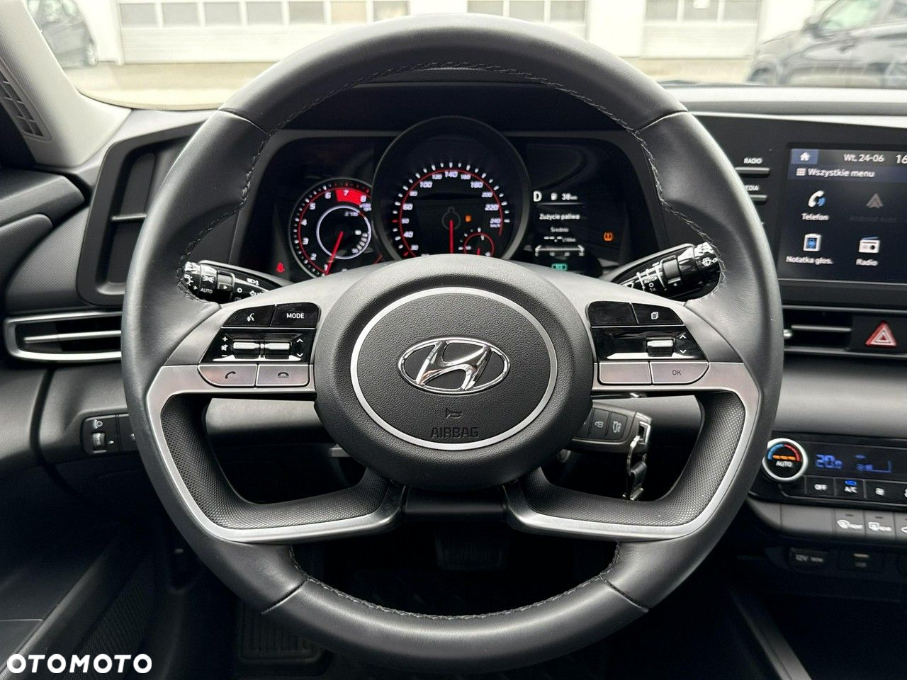 Hyundai Elantra 1.6 Modern CVT - 14
