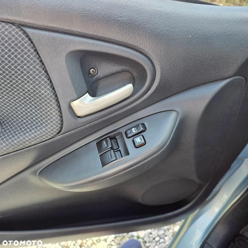 Toyota Yaris - 16