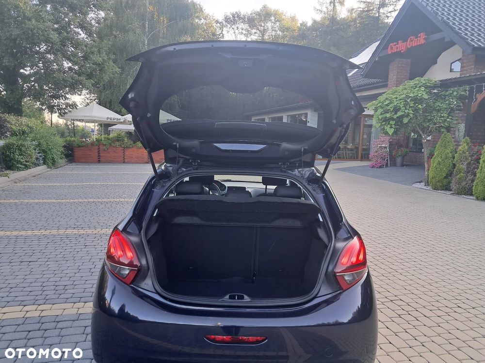 Peugeot 208 Blue-HDi 100 Stop&Start Style - 11