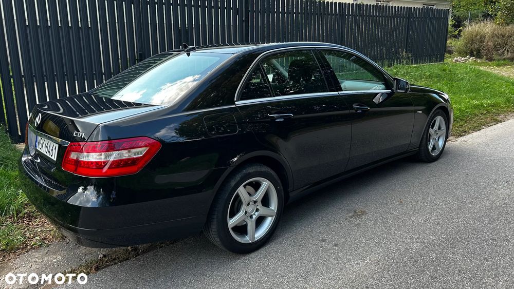 Mercedes-Benz Klasa E ver-220-t-cdi-dpf-blueefficiency-automatik - 5