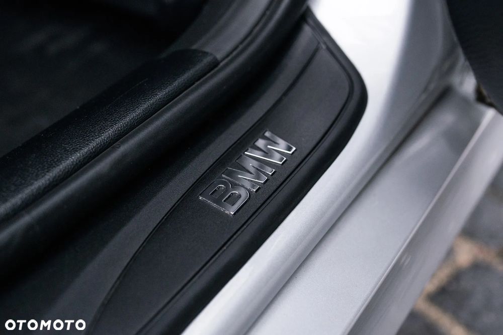 BMW Seria 3 318d DPF Edition Exclusive - 11