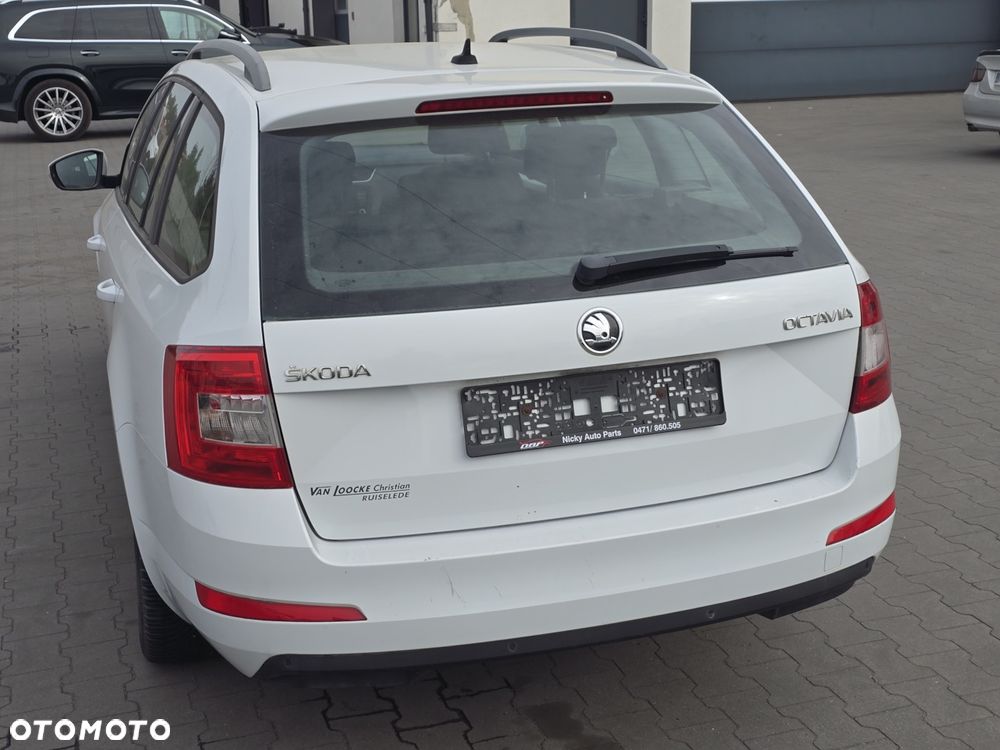 Skoda Octavia 1.6 TDI DPF Ambition - 6