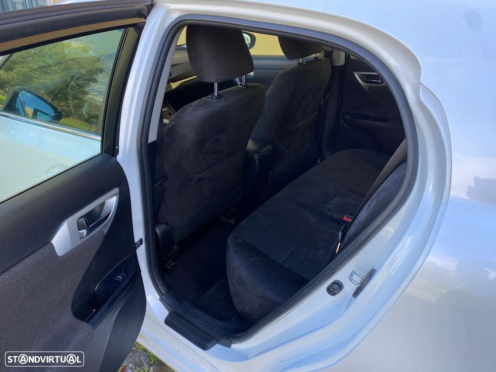 Lexus CT 200h - 14