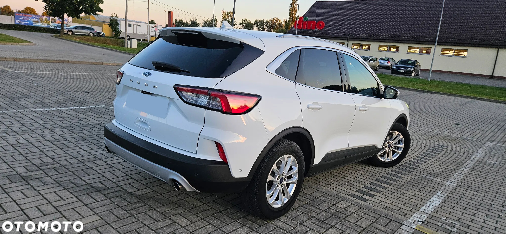 Ford Kuga 1.5 EcoBlue TITANIUM - 4